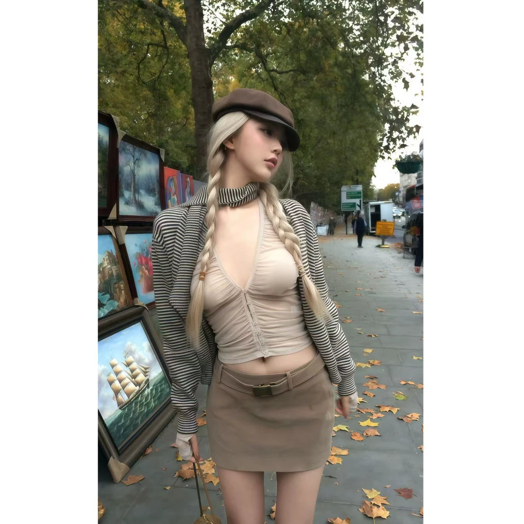 2025秋冬新款韩系显瘦条纹围巾开衫外套内搭吊带配短裙三件套装女