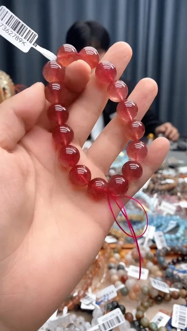 水晶手链未镶嵌常*雨草莓