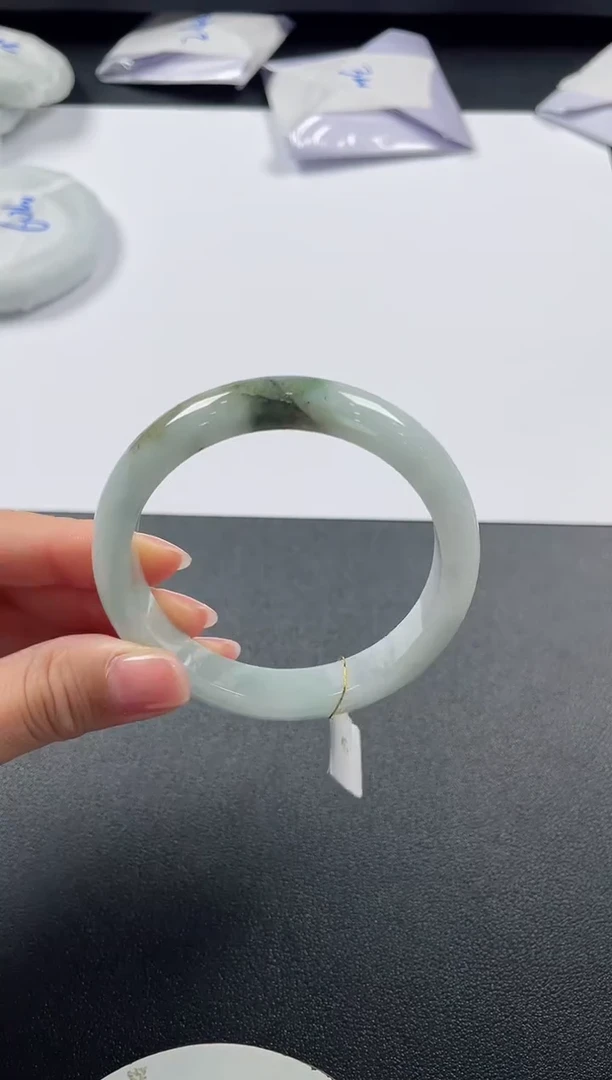 翡翠手镯未镶嵌1818 53+