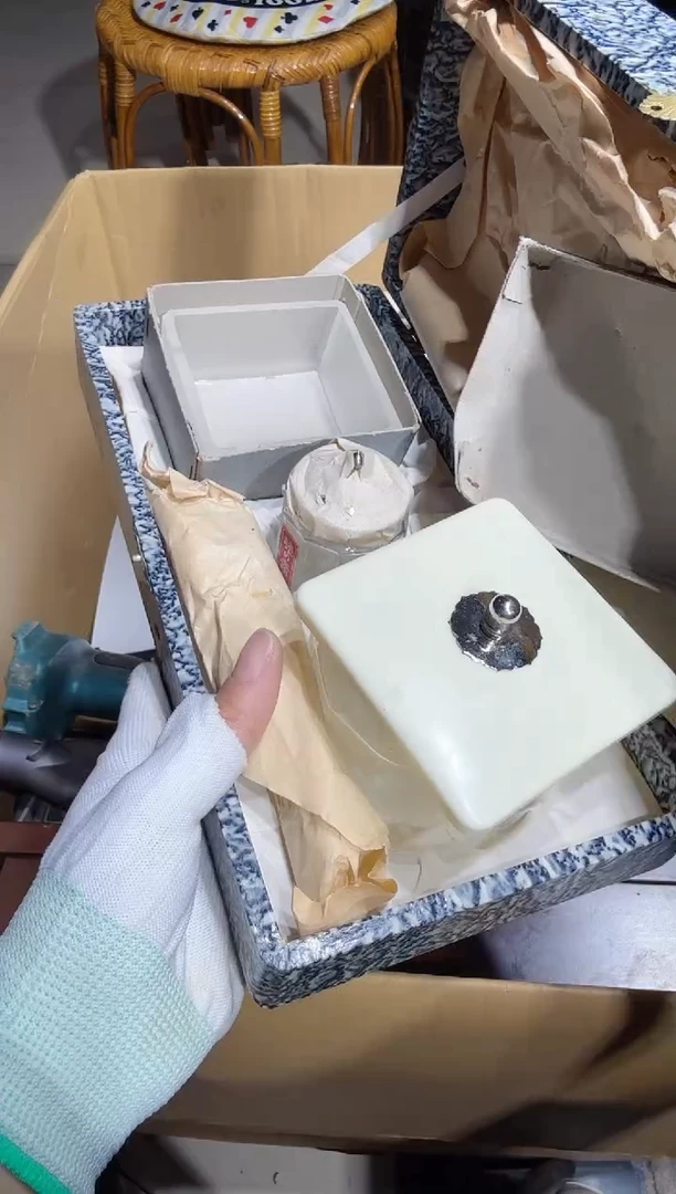 8新一**秦   839中古商品，瑕疵品，不保好坏。