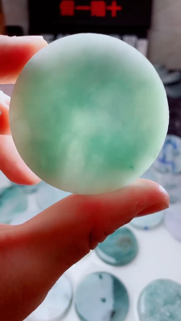 翡翠未镶嵌颈饰4936......