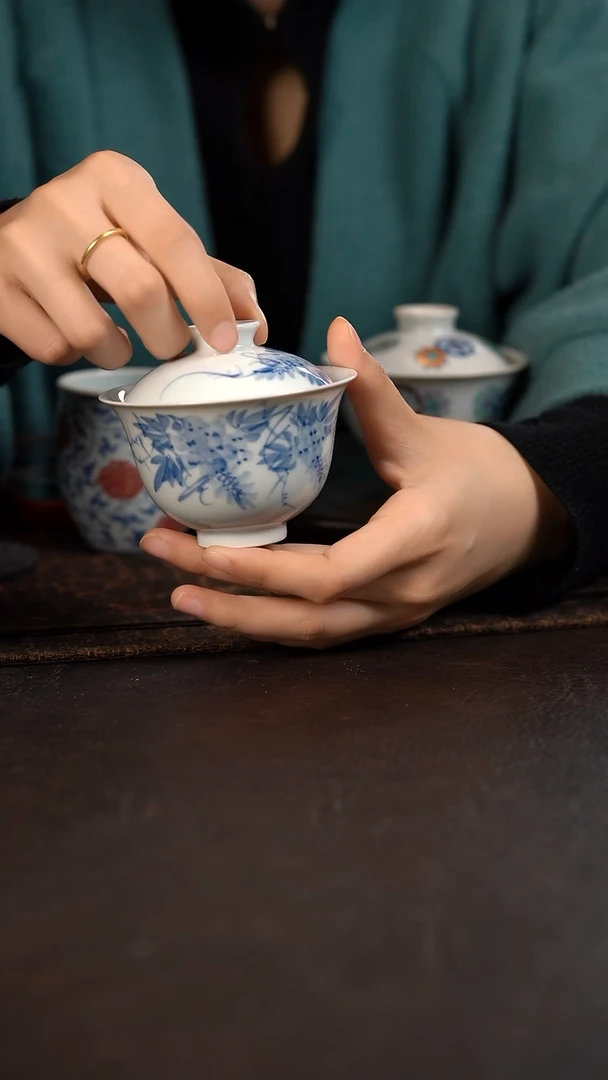 【闪购商品】杯HLX陶瓷紫藤花盖碗 随机