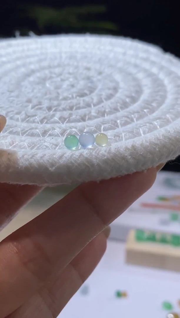 未镶嵌定制翡翠卡3-4珠珠一组三个 买断不退不换