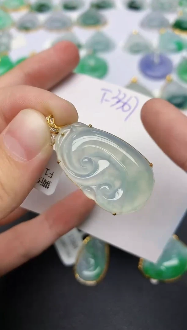 颈饰18K金镶嵌翡翠天然缅甸A货翡翠百元以上9元证书费自理