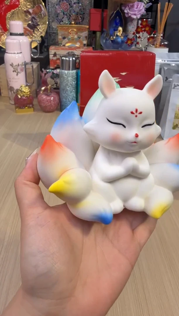 65彩色九尾狐茶宠