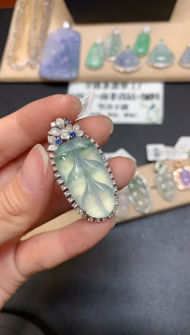 【闪购商品】翡翠颈饰18K金镶嵌树叶【无服务费