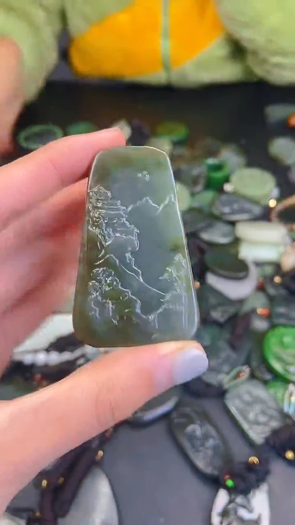 颈饰未镶嵌和田玉1