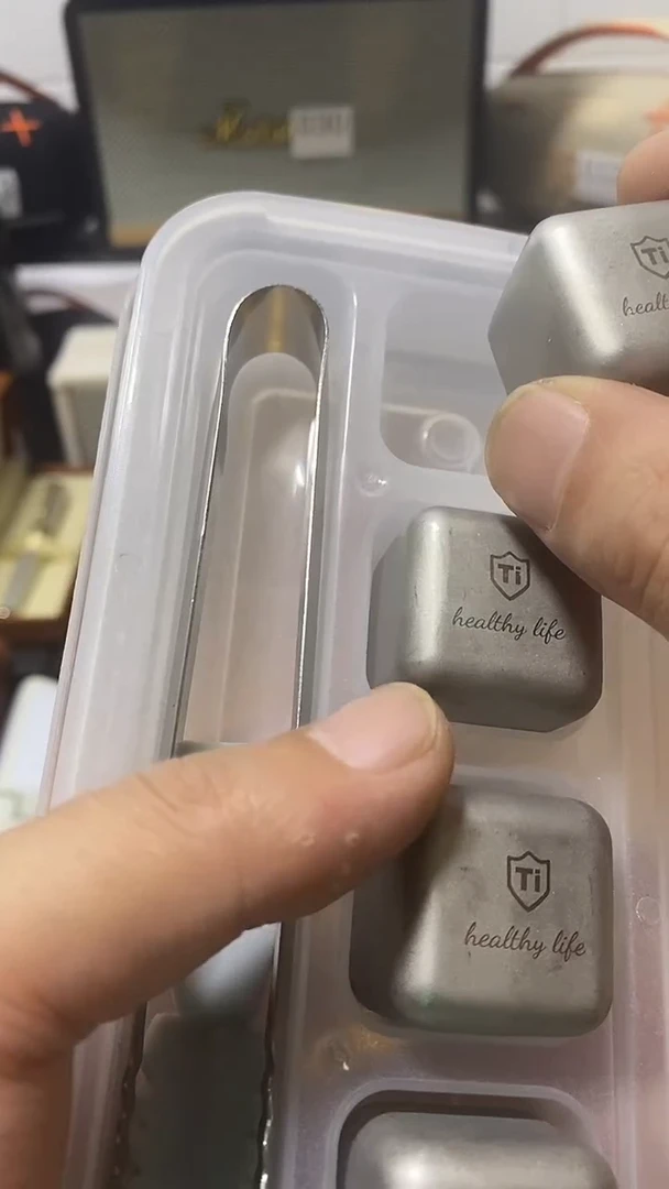 瓷片闪购商品 如图所示