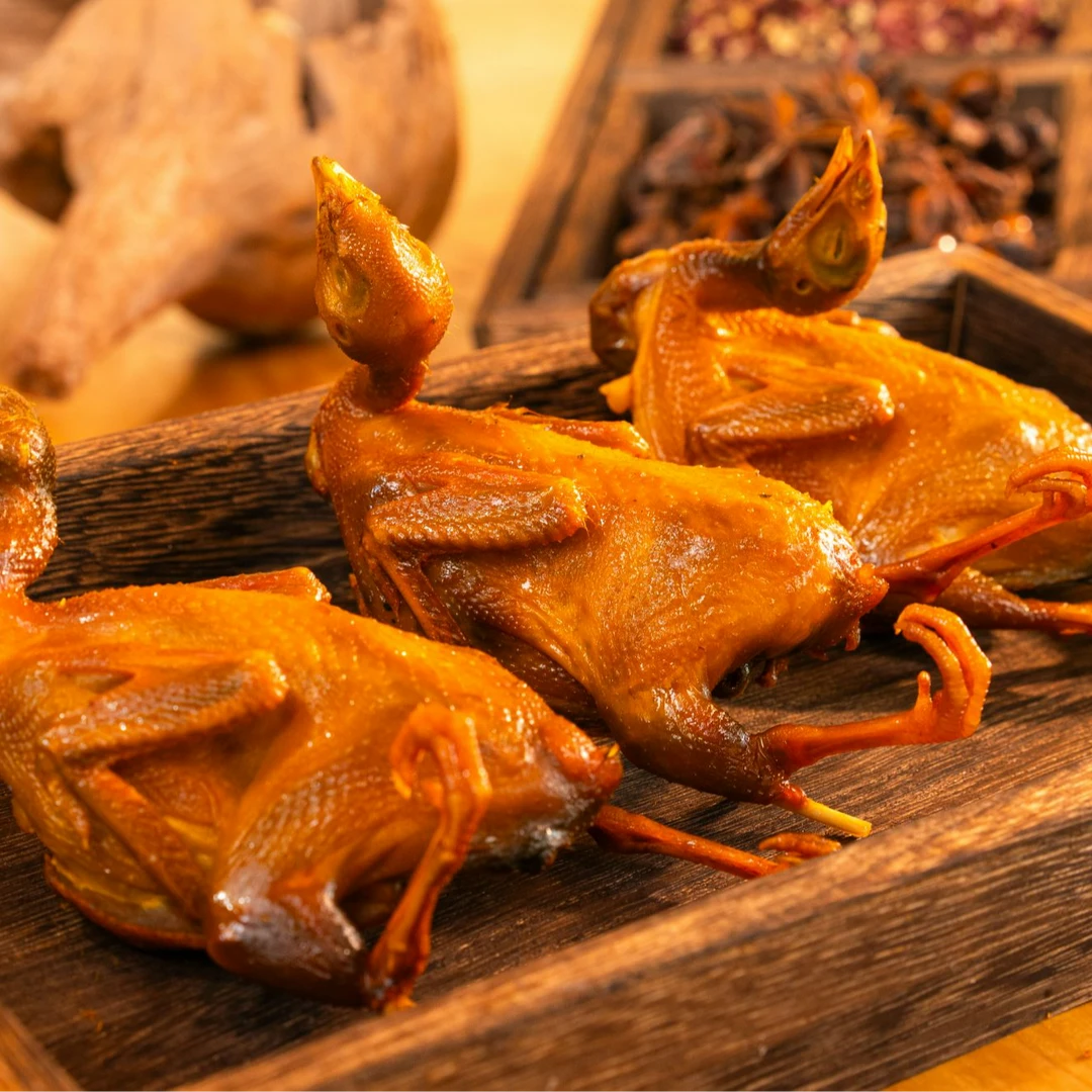 香辣烤鹌鹑开袋即食特色网红爆品整只解馋小零食