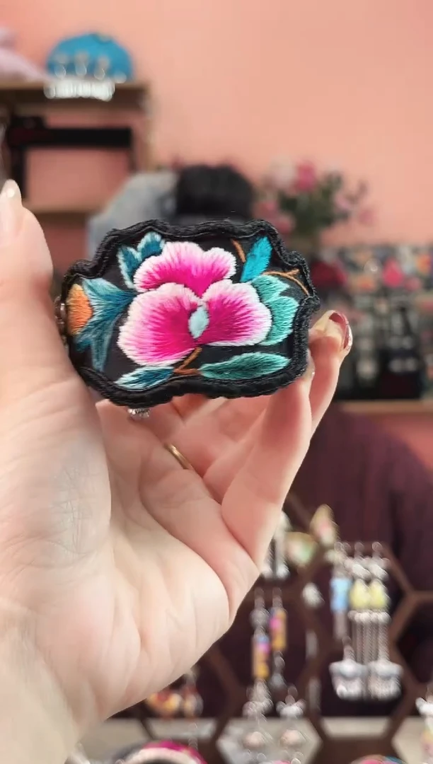 艺枝独绣手工饰品50