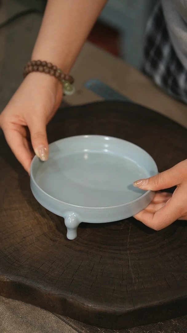 贤?14cm三足樽（微瑕带证书）羊