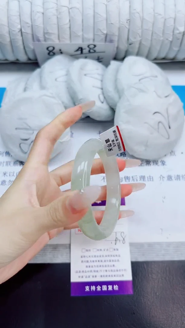 未镶嵌手镯石英质玉8/58.3