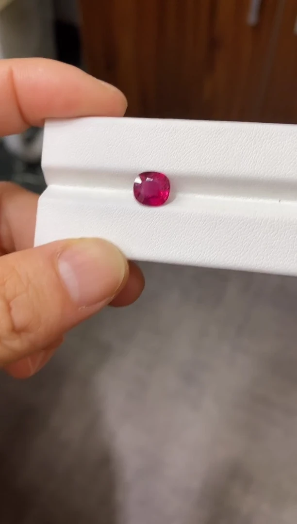 未镶嵌裸石碧玺1.67ct卢比莱碧玺