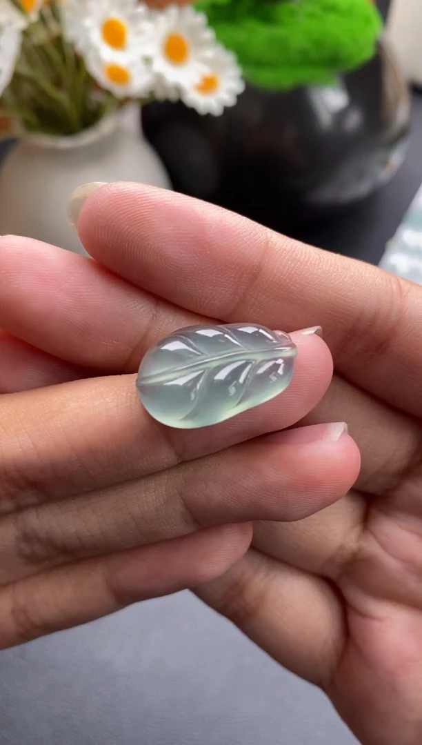 颈饰未镶嵌翡翠冰种叶子