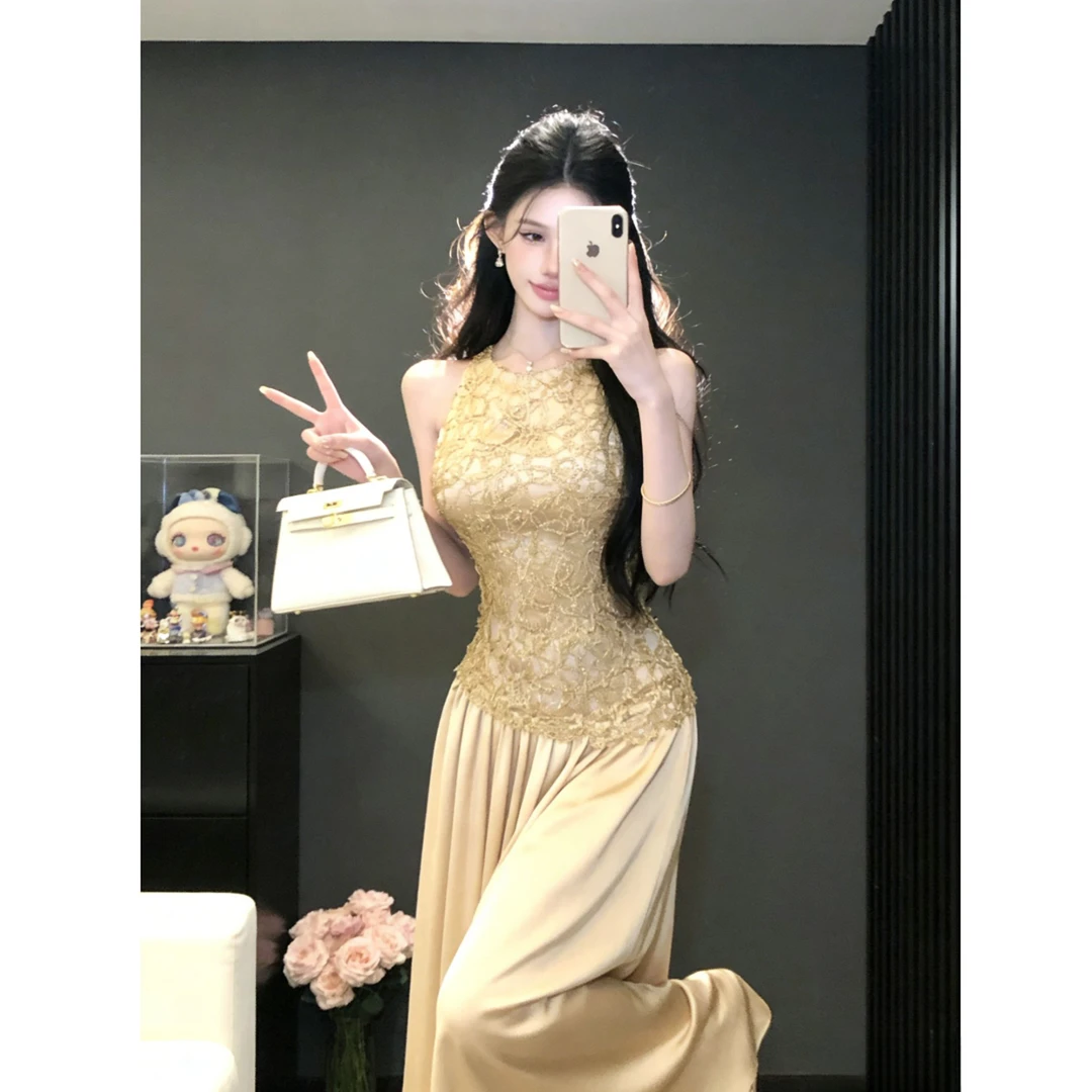 【浮光绘】法式蕾丝拼接挂脖连衣裙2026春季新款时尚显瘦收腰裙子