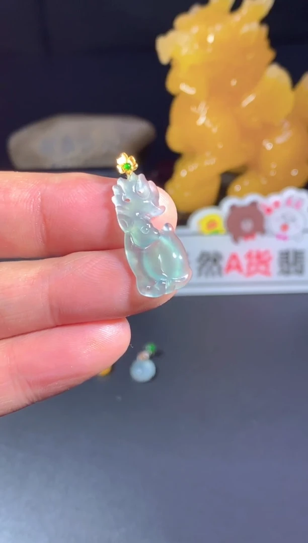 翡翠18K金镶嵌颈饰