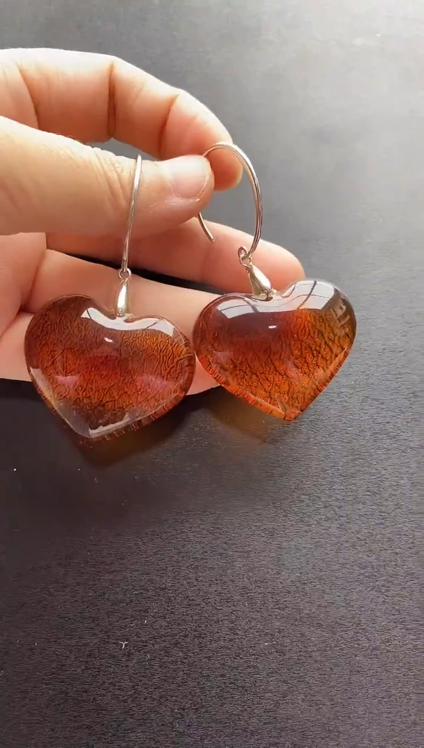 裸石琥珀未镶嵌耳坠