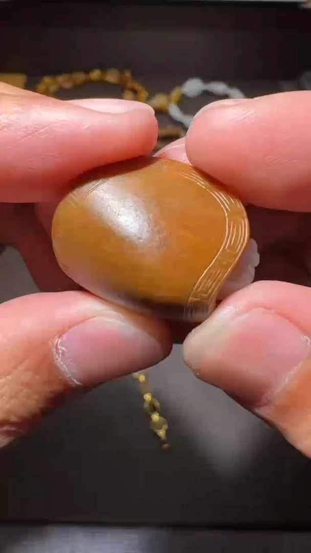 【闪购商品】和田玉挂件18K金镶嵌和田玉