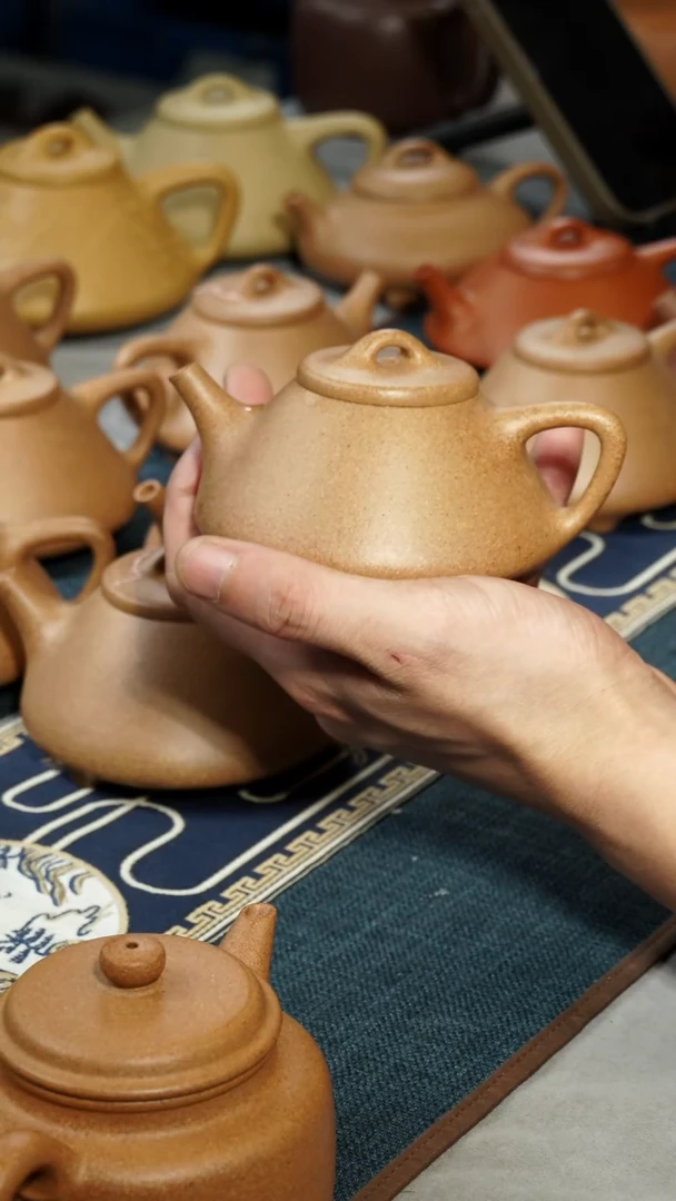 【闪购商品】紫砂茶壶金黄段花块