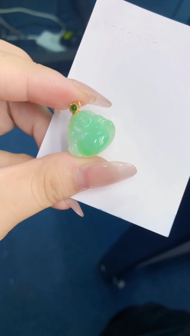 翡翠未镶嵌颈饰1