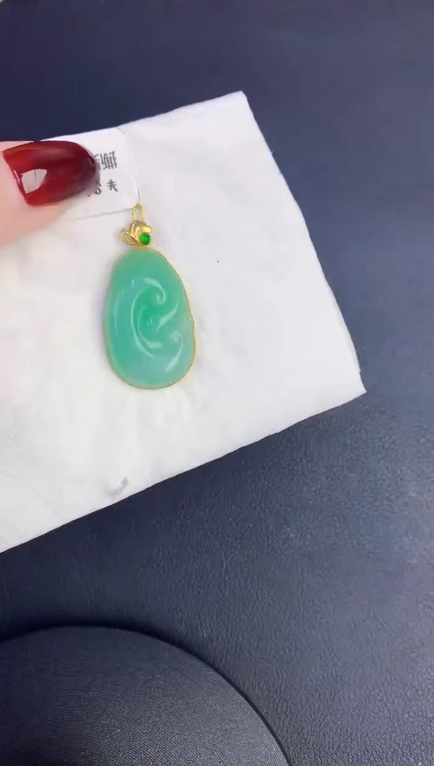 颈饰18K金镶嵌翡翠缅甸天然翡翠A货