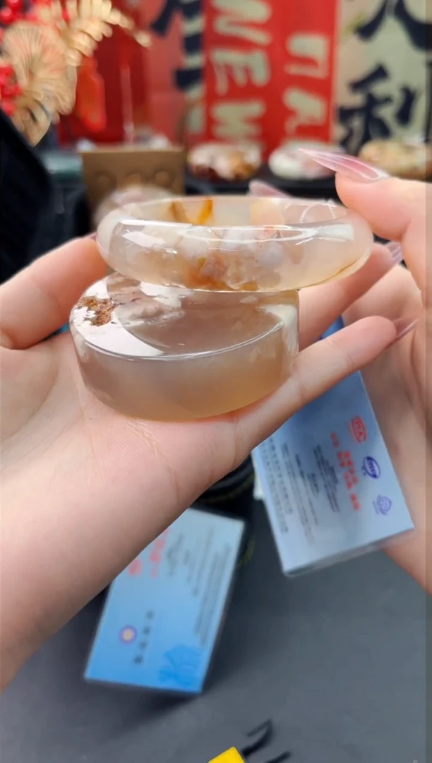 【闪购商品】石英质玉手镯未镶嵌赠送镯心（59圈口）