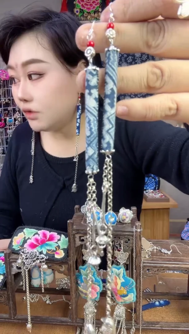 【闪购商品】刺绣纯手工苗绣非遗耳环