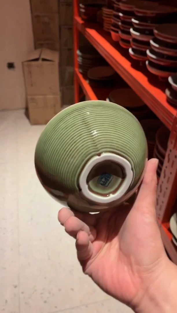 瓷片迁***玲687外绿内白小碗1个