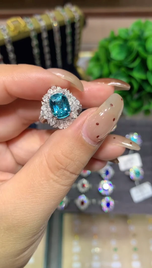 18K金镶嵌戒指碧玺3.0ct