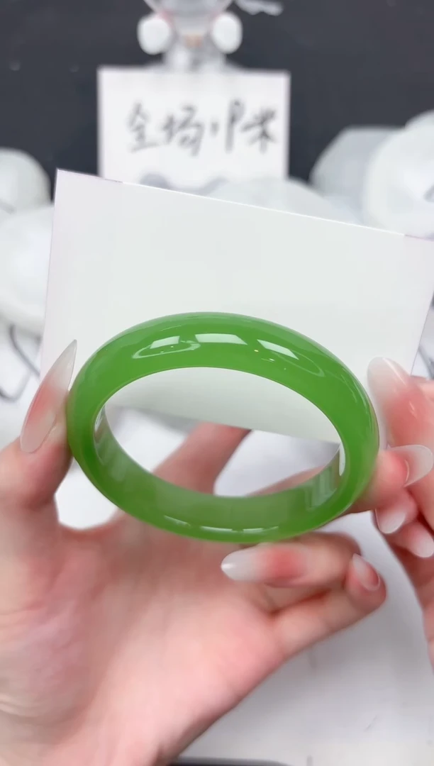 未镶嵌手镯石英质玉84-55