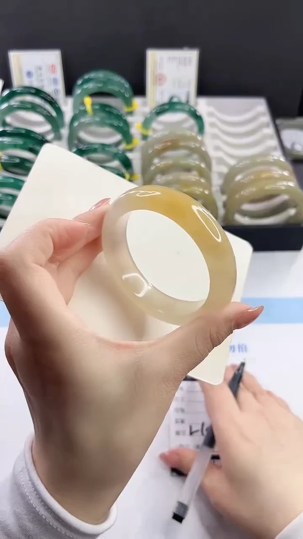 未镶嵌手镯石英质玉多样性发货L100