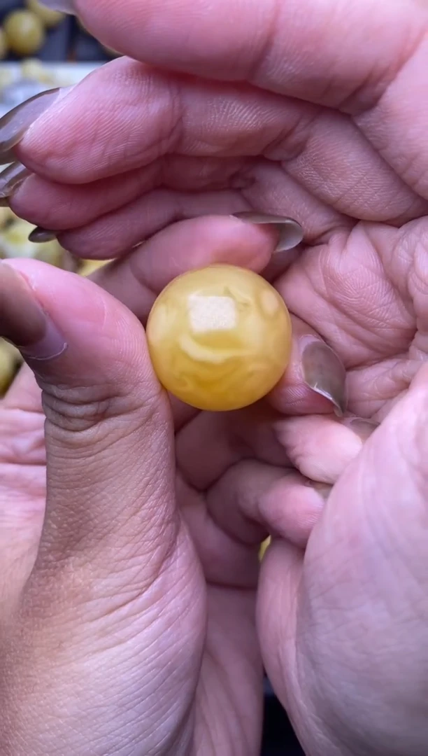 裸石琥珀未镶嵌大小姐珠宝94