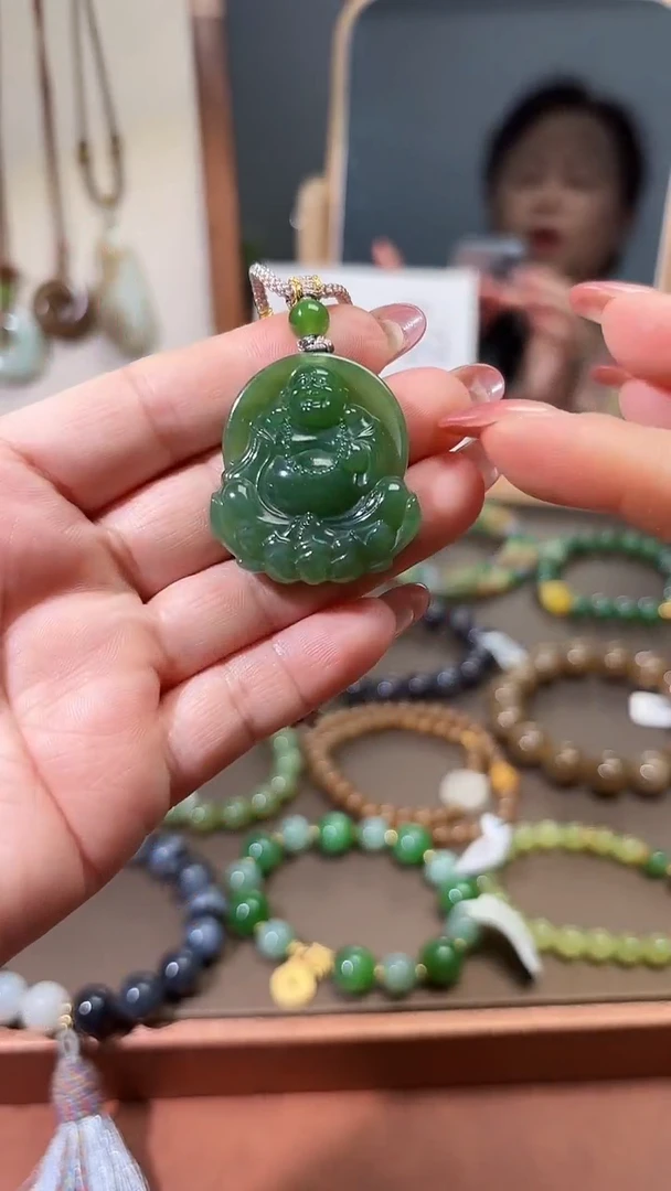 颈饰未镶嵌和田玉（碧玉）1