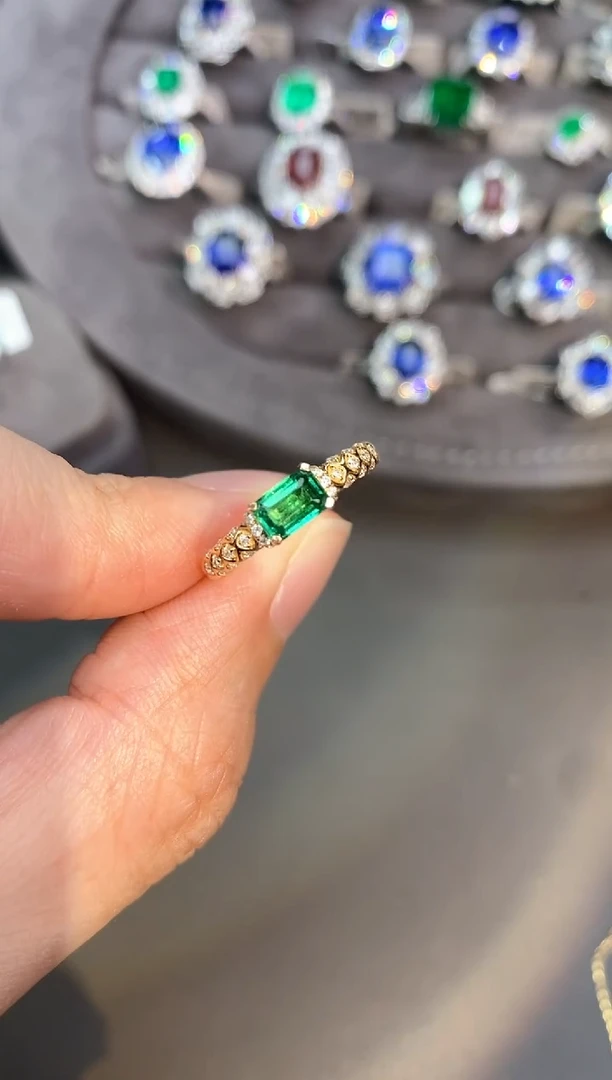 戒指18K金镶嵌祖母绿【闪购】0.5ct/七天鉴赏