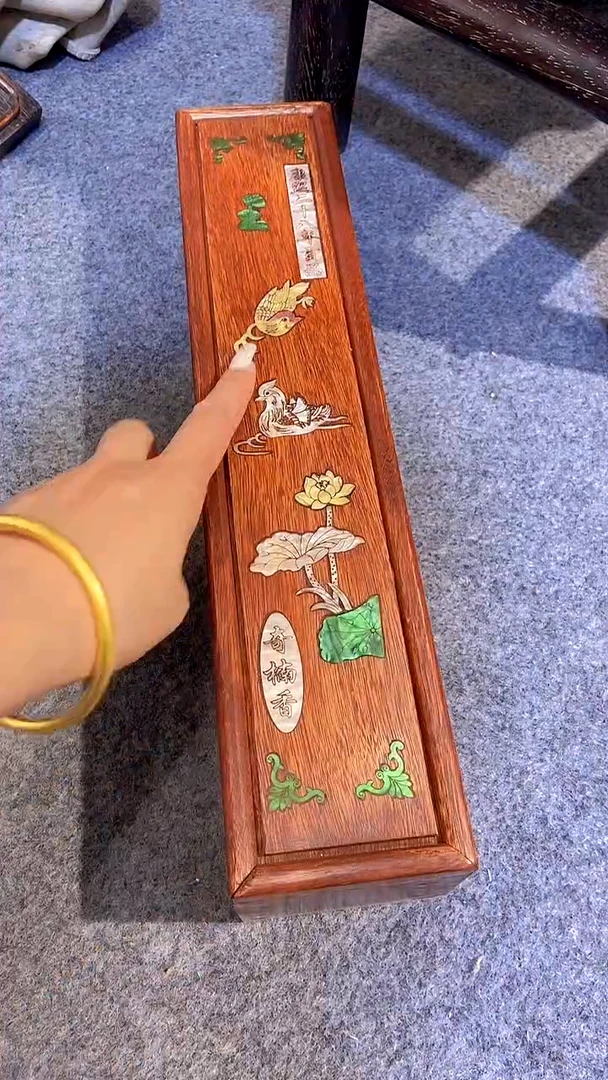 木紫檀雕刻一物一拍