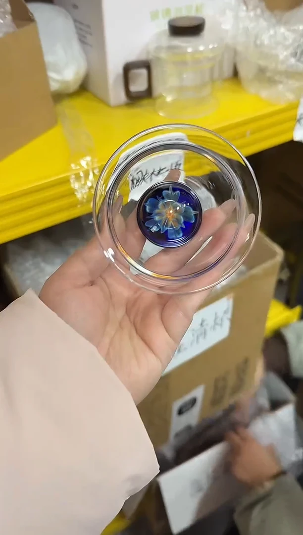 蓝花压手杯