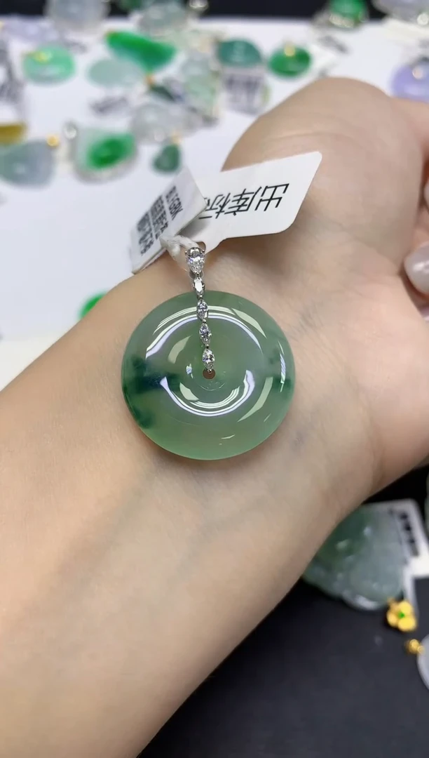 颈饰18K金镶嵌翡翠天然缅甸翡翠A货百元以上9元证书费自理