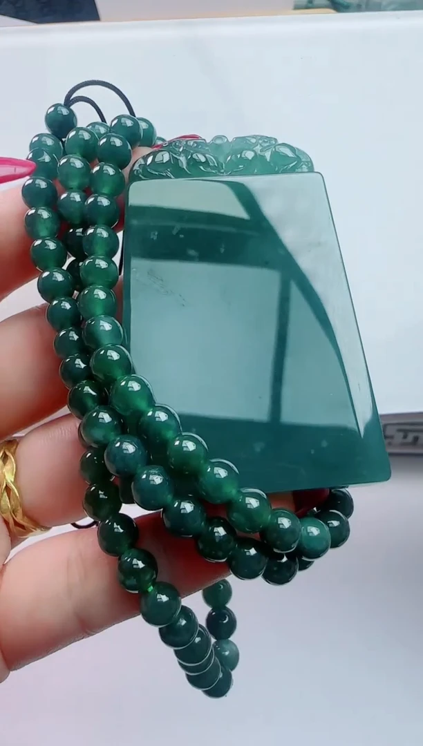 颈饰未镶嵌翡翠天然A货翡翠 多样性发其一