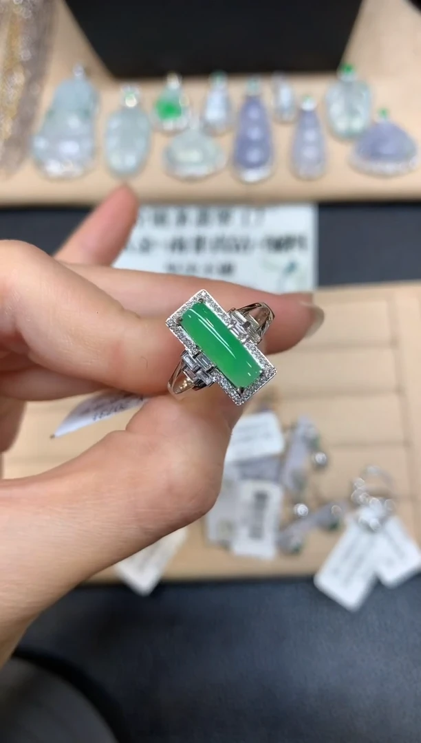 【闪购商品】翡翠戒指18K金镶嵌【无服务费