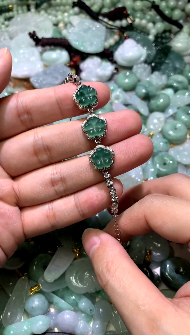 颈饰未镶嵌翡翠1