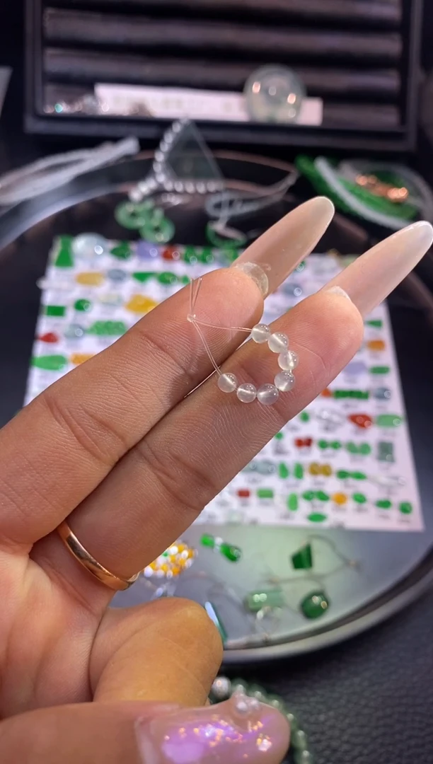 翡翠挂件未镶嵌珠子