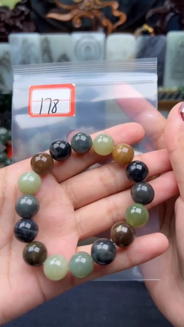 颈饰未镶嵌和田玉和田玉