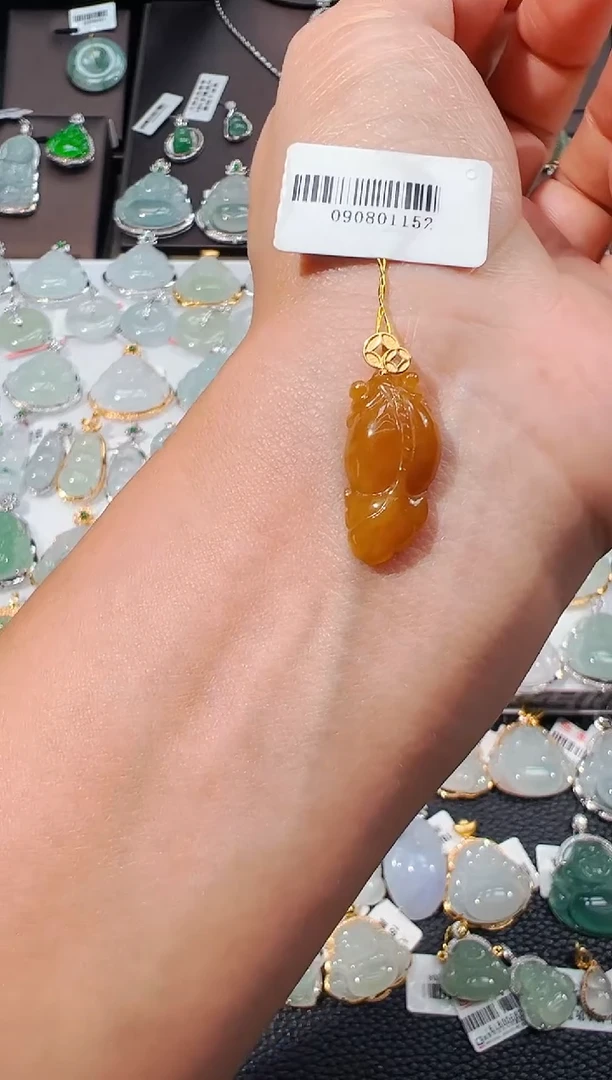 吊坠(不含链)18K金镶嵌翡翠锦鲤吊坠