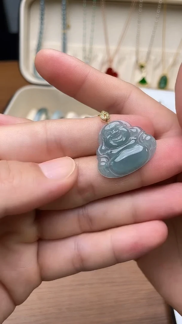颈饰18K金镶嵌翡翠佛公