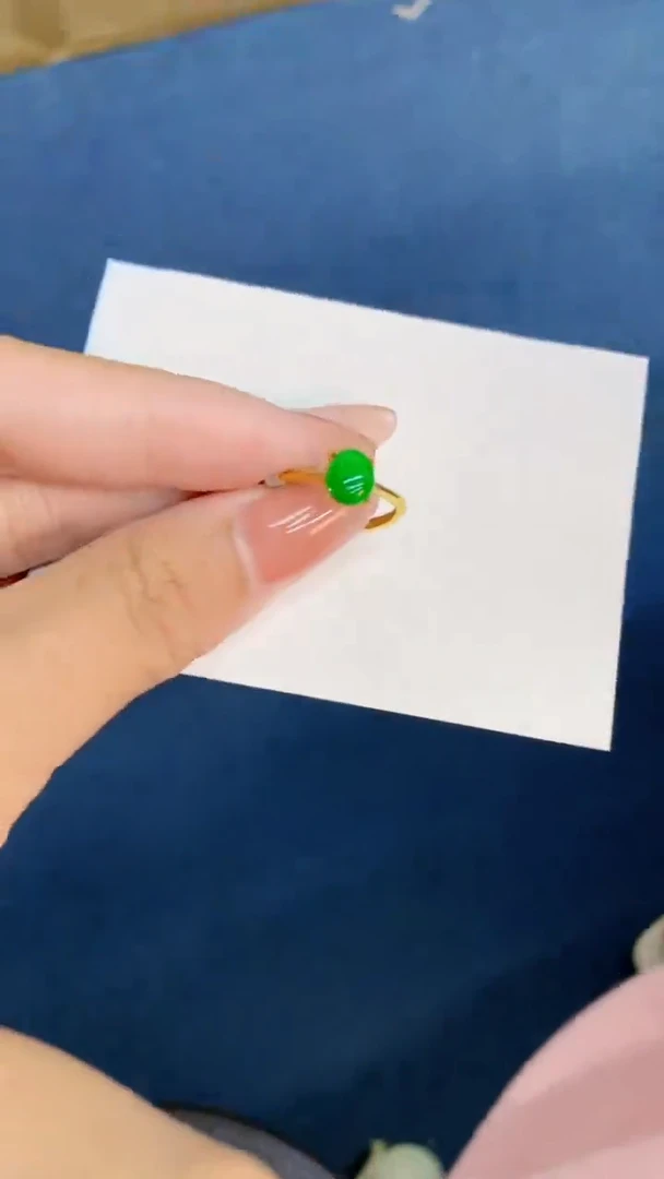 翡翠未镶嵌颈饰           1