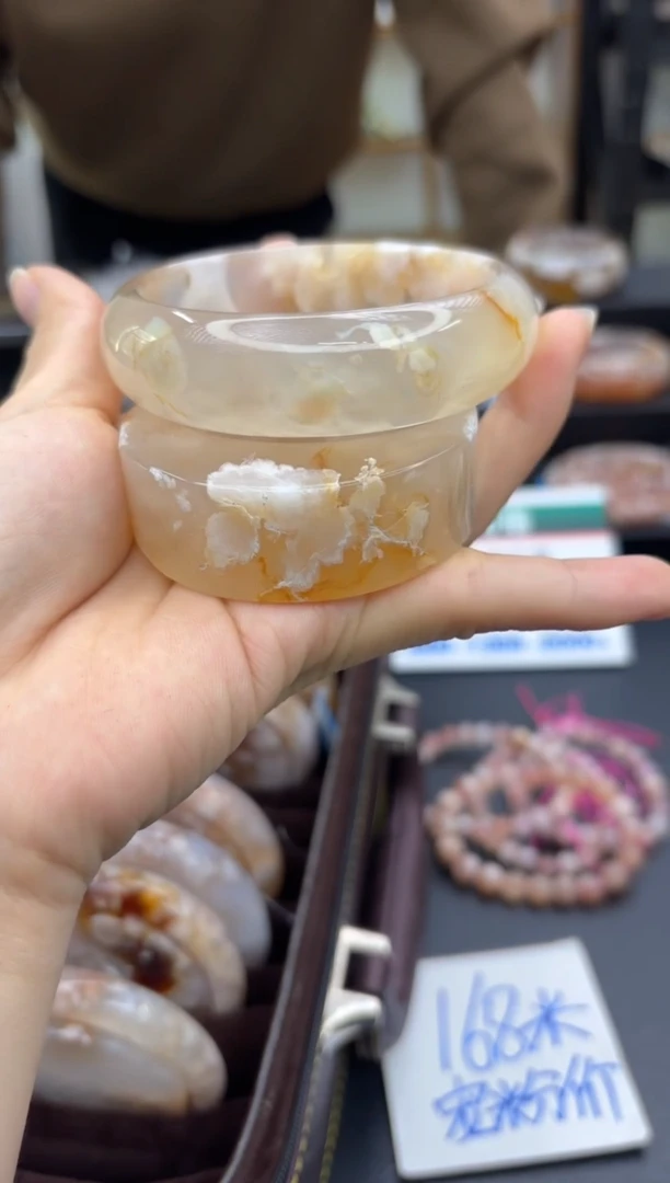 【闪购商品】石英质玉手镯未镶嵌C135(62圈赠送镯心)