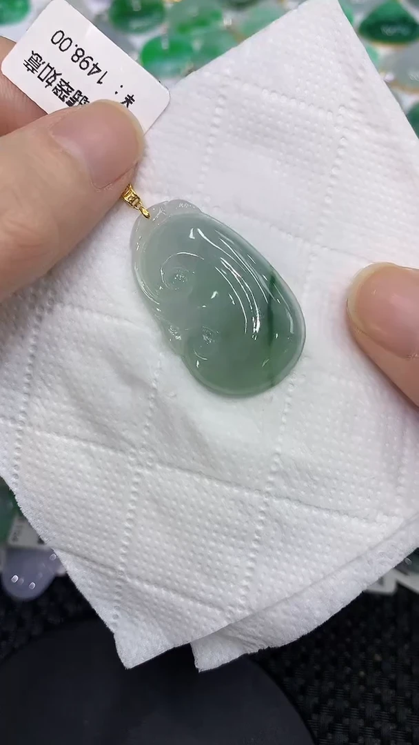 颈饰18K金镶嵌翡翠111111111