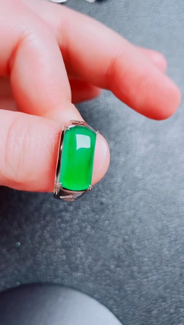 银S925镶嵌戒指翡翠111