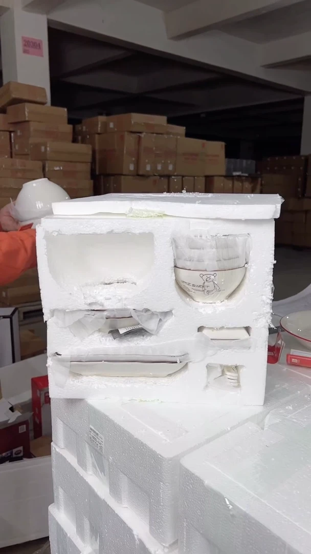 【闪购商品】D佳佰米罗16头套装餐具（小熊）