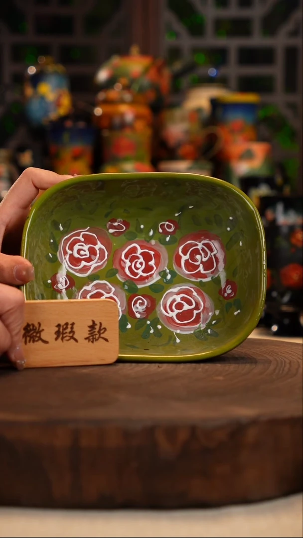 油画    釉下彩   盘微瑕